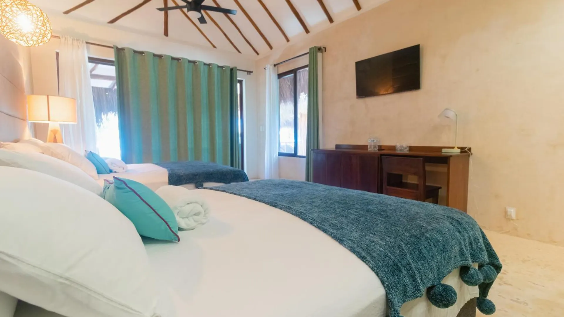 Mayan Playa Bacalar Hotel